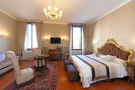 Junior Suite with Canal View
