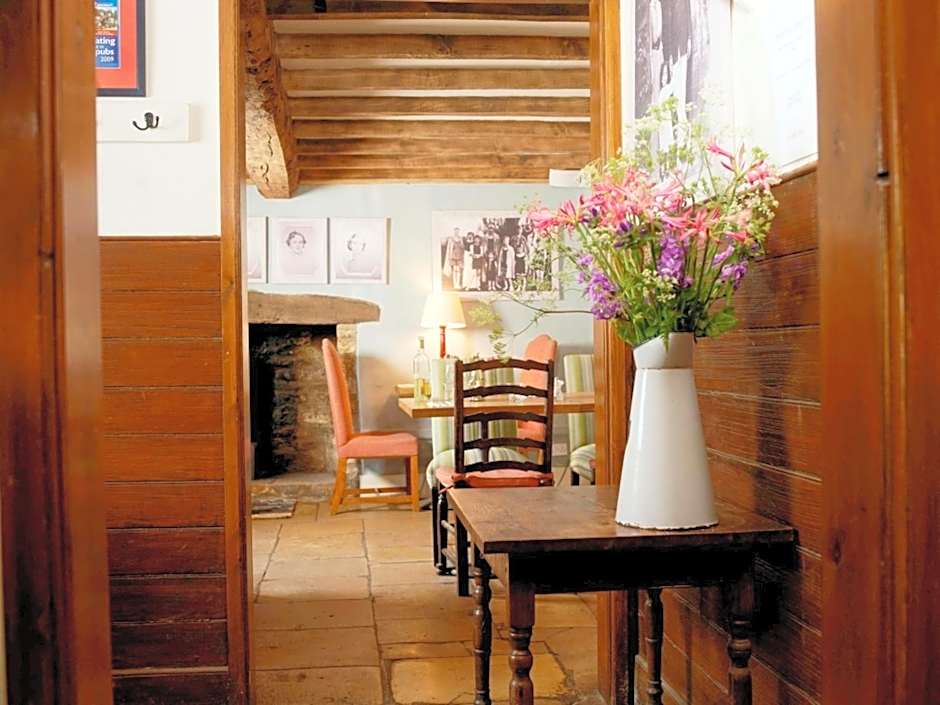 The Swan Inn Swinbrook