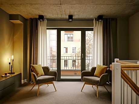 Art Apartments