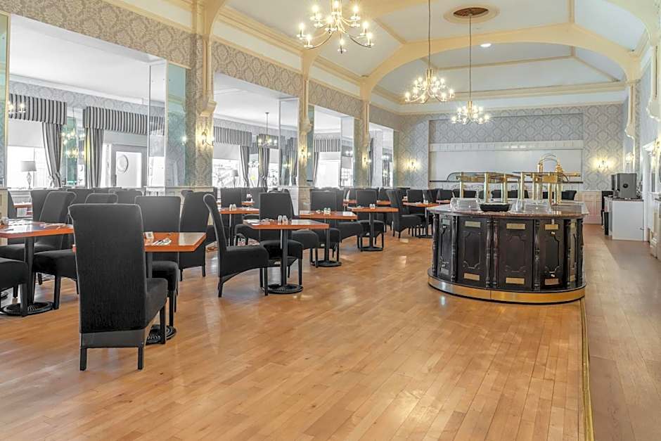Clifton Hotel