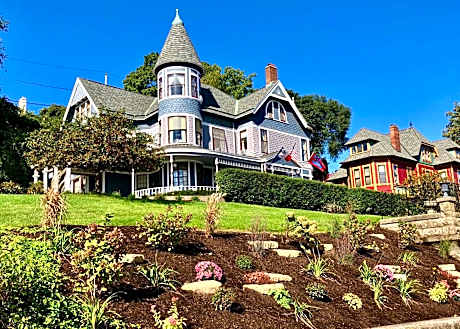 The Hancock House Bed & Breakfast Inn