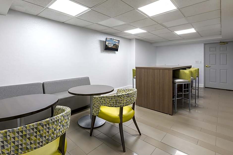 La Quinta Inn & Suites by Wyndham Downtown Asheville