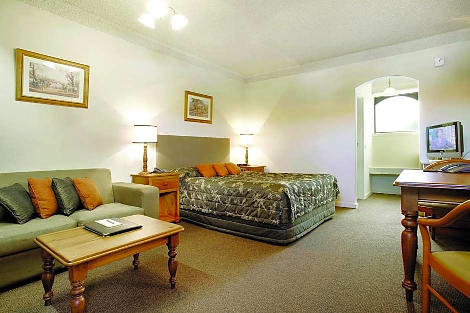 Photo 1 of 4 of Classic 1 Queen Bed