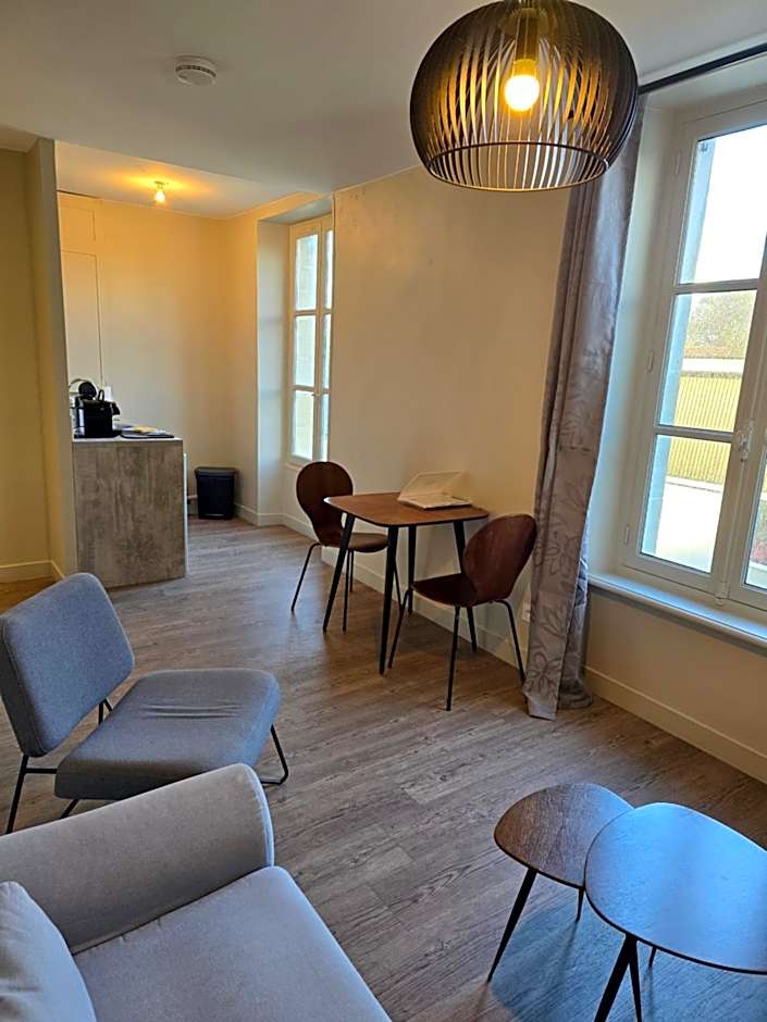 Au Loup Historic Apartments