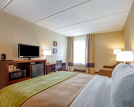 Queen Room - Accessible/Nonsmoking