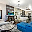 Modern 4BR Penthouse in Downtown by Hosteeva