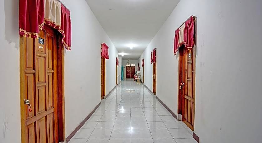 Collection O 92897 Hotel Intan Near Kantor Syahbandar Bawean