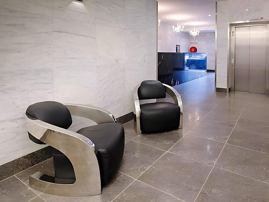 Crown on Darby Apartment