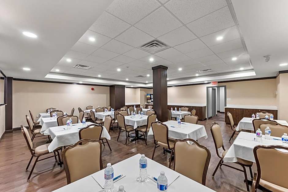 Ramada By Wyndham, Niagara Falls Near Fallsview District
