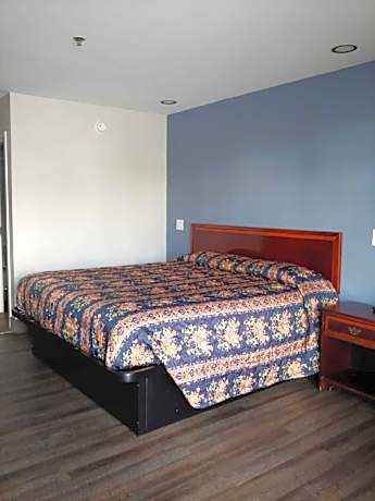 Budgetel Inn & Suites