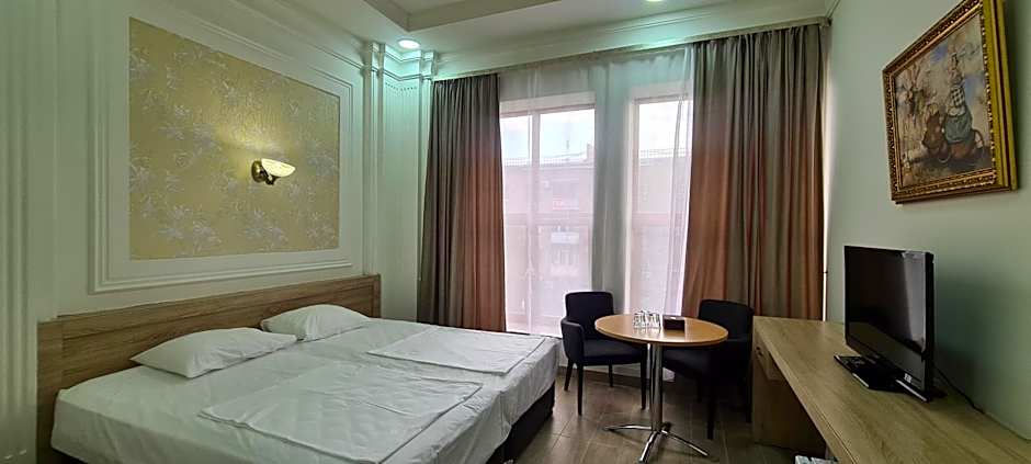 Yerevan Deluxe Hotel
