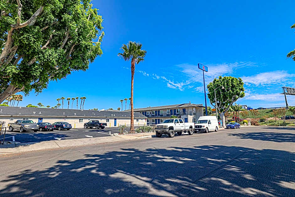 Motel 6 Tustin, CA - Orange County