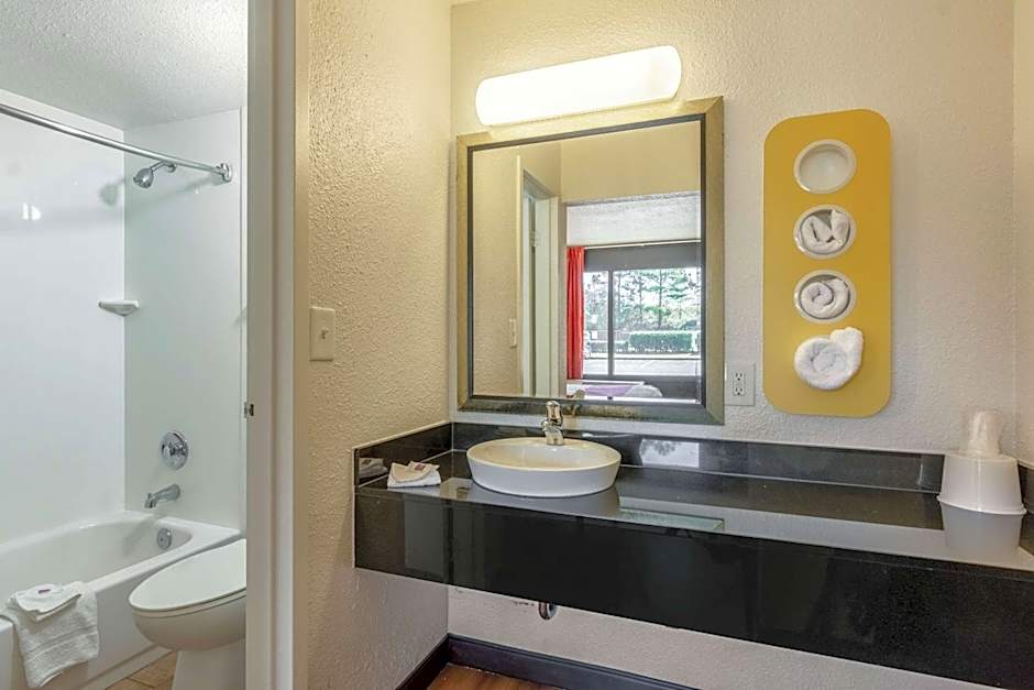 Motel 6-Little Rock, AR - West