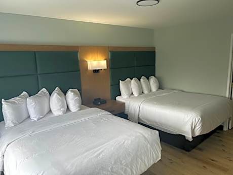 Suite with Two Queen Beds - Non-Smoking