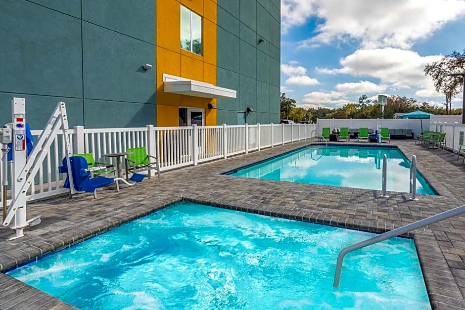 Holiday Inn Express & Suites - Wildwood - The Villages By IHG