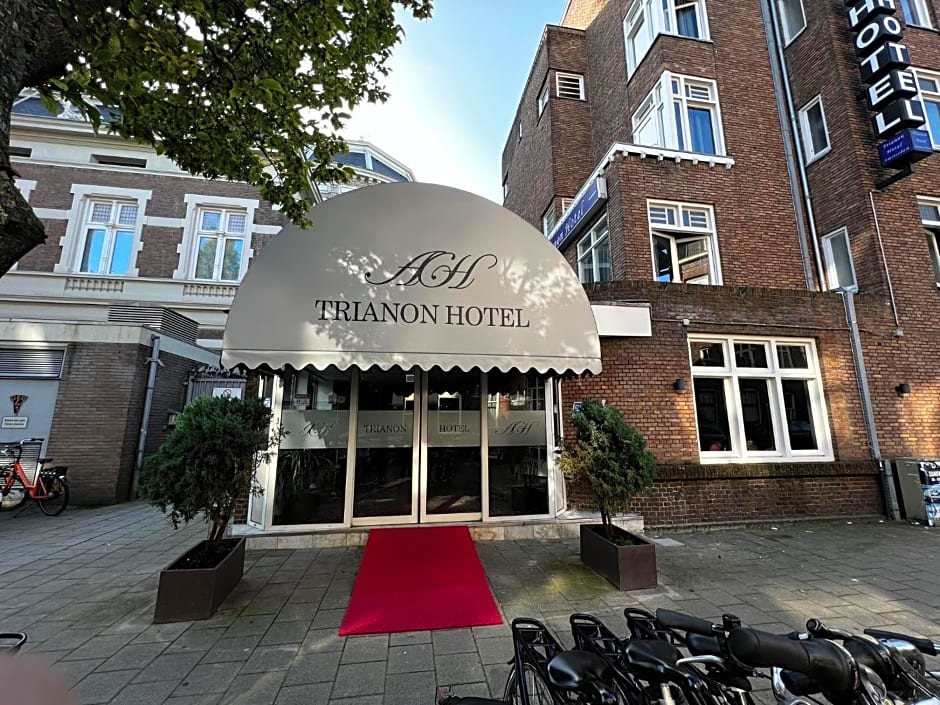 Budget Trianon Hotel