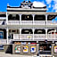 Deloraine Hotel
