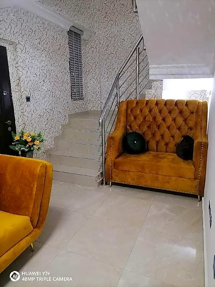 COZY SUITES
