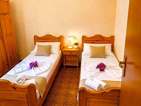 Two Connecting Twin Rooms