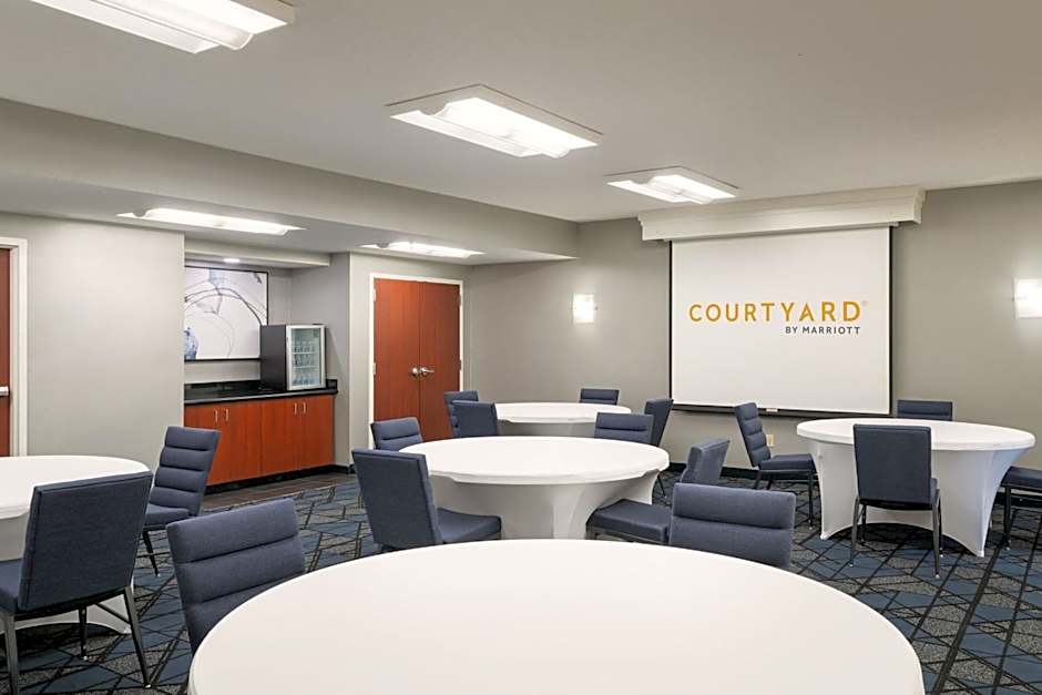 Courtyard by Marriott Melbourne West
