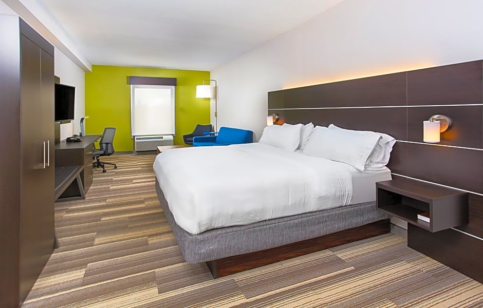 Holiday Inn Express & Suites Morristown