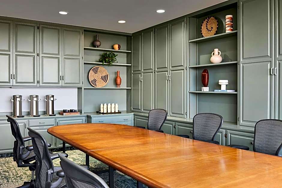 Monterey Beach Hotel, a Tribute Portfolio Hotel