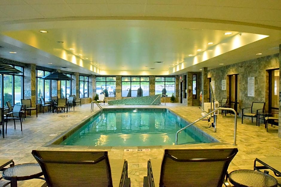 Holiday Inn Express & Suites Geneva Finger Lakes By IHG
