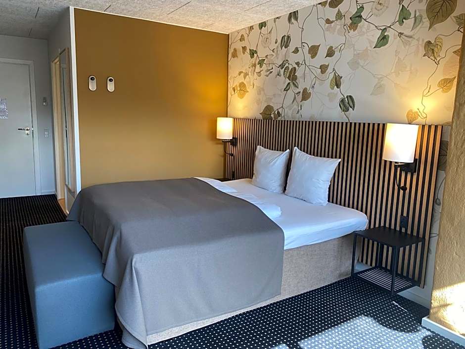 Photo 1 of 7 of Junior 1 King Bed Suite