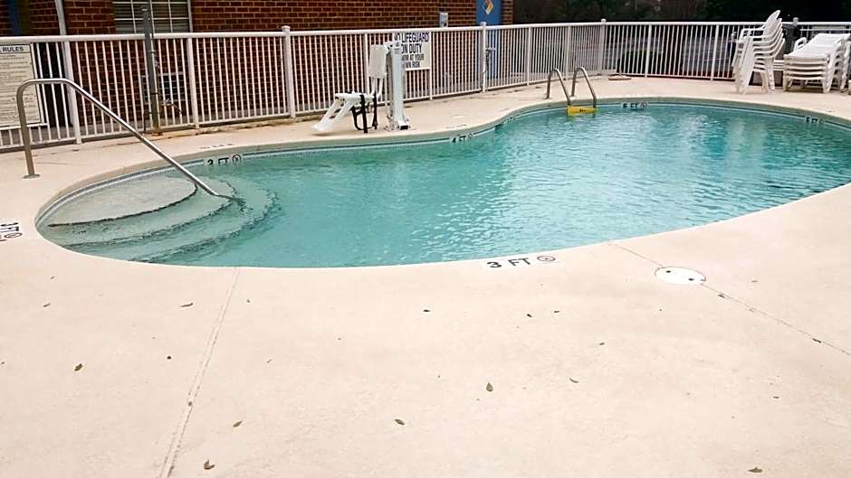 Studio 6 McAlester OK South