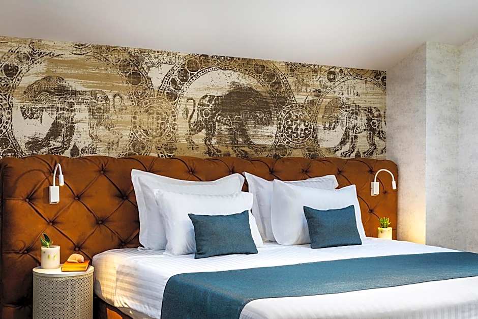 Gallery 37 Powered by ASTON