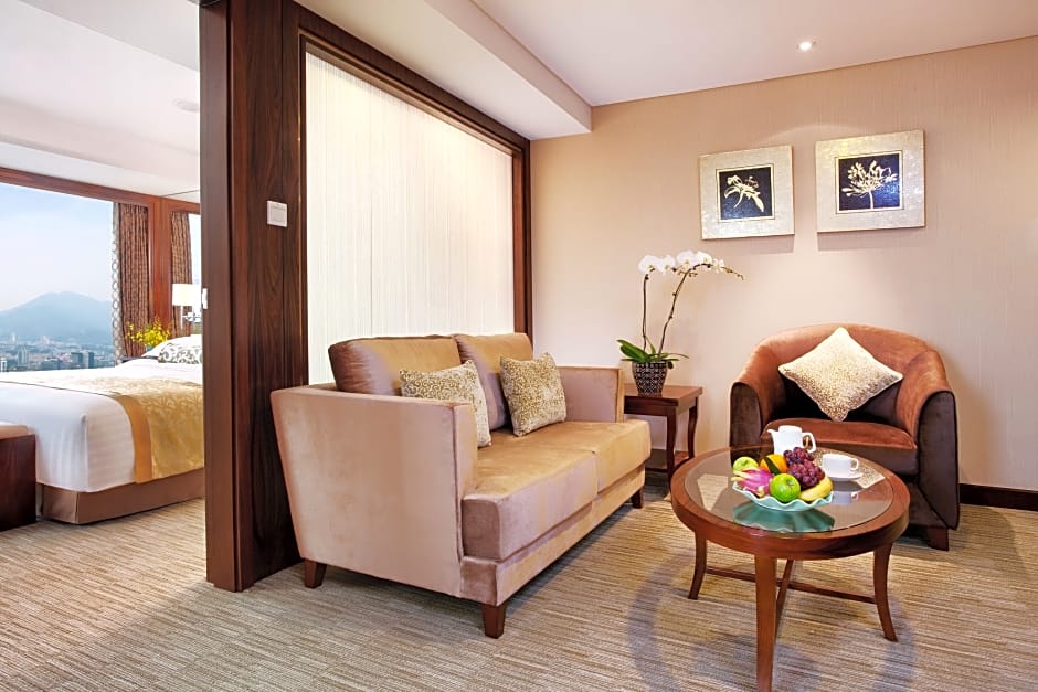 Crowne Plaza Nanjing Hotel & Suites