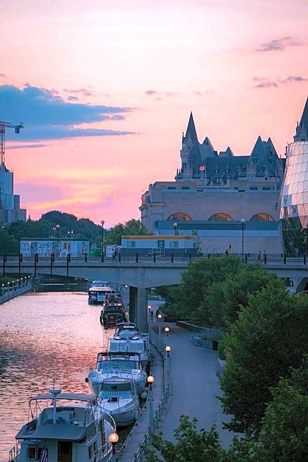 Holiday Inn Express & Suites Ottawa East-Orleans By IHG
