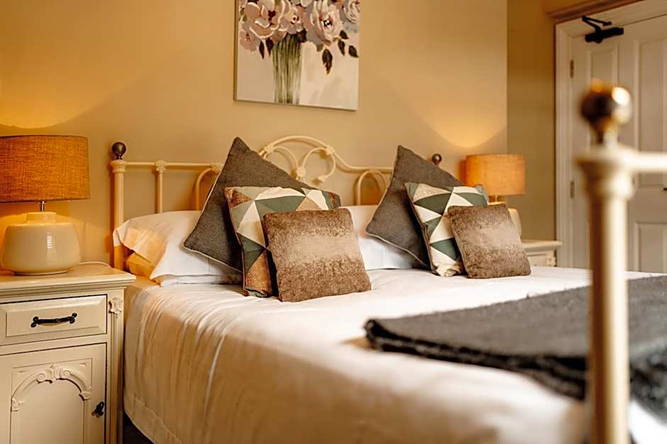 Wheatacre White Lion