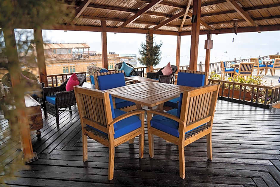 Sukoon Houseboat Dal Lake