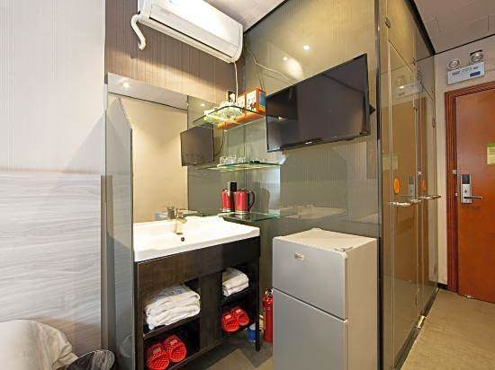 Yifeng Hotel