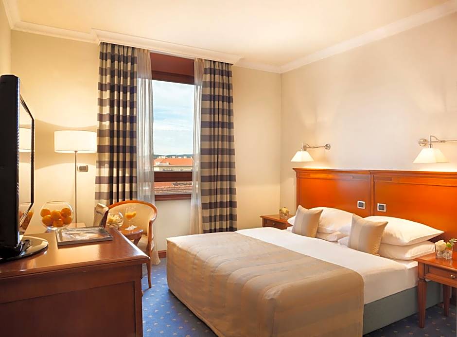 Best Western Premier Hotel Astoria