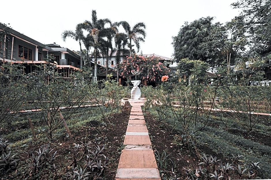 Lembur Kiwari Setra Duta Mitra RedDoorz