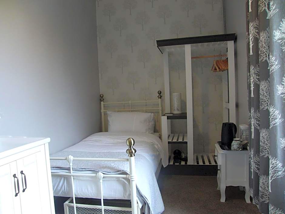Llanwrtyd Hall B&B Angelis Holistic Retreat