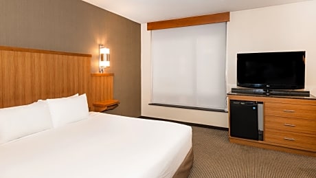 Queen Room with Two Queen Beds and Sofa Bed