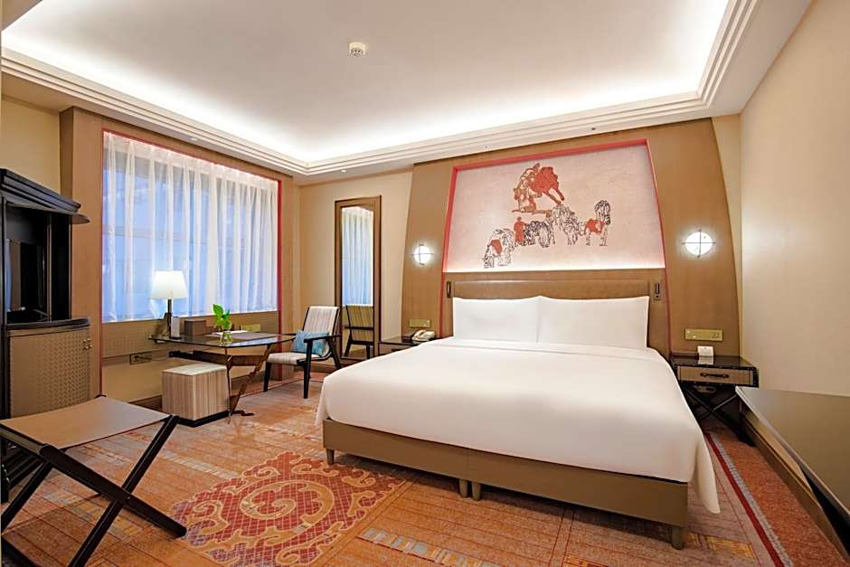 Photo 1 of 4 of Superior 1 King Bed