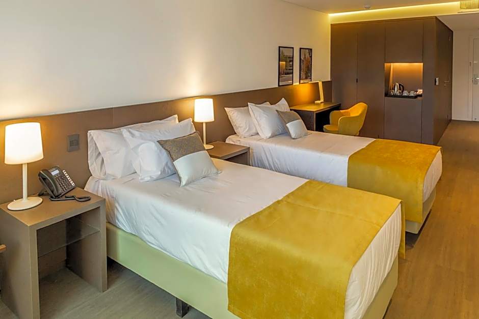 Dazzler by Wyndham La Plata