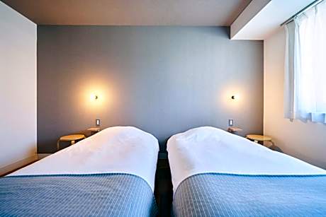 Twin Room with Shared Bathroom - Non-Smoking - No Daily Cleaning
