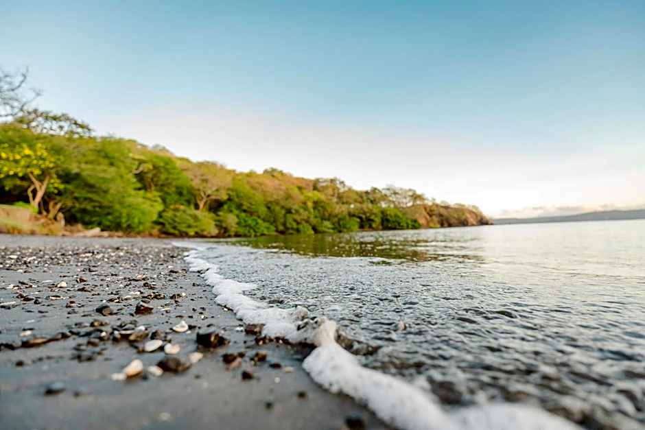Papagayo Golden Palms Beachfront Hotel