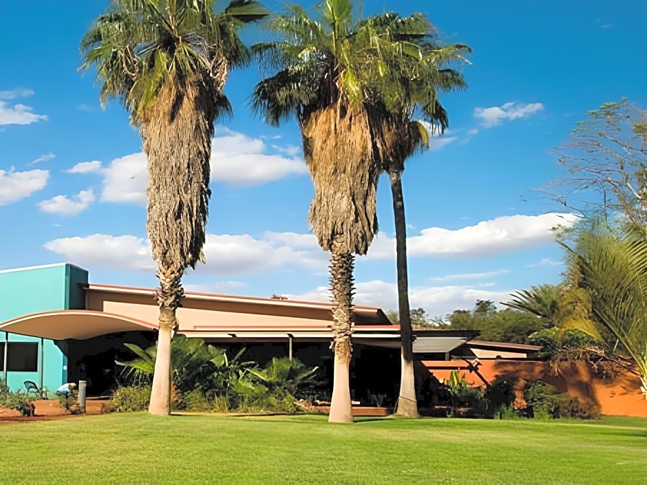 Seasons Hotel Newman