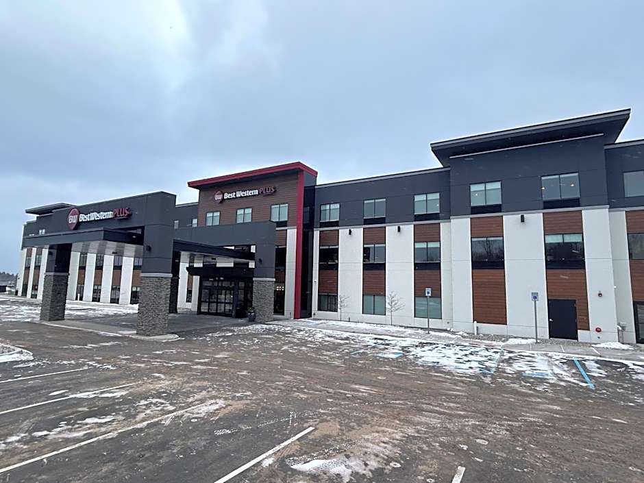 Best Western Plus Marquette Hotel & Suites