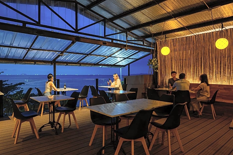 Quarter 09 Beach Hotel