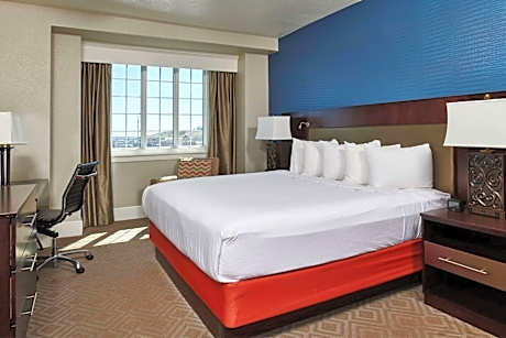 Two-Bedroom King Suite