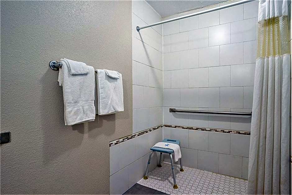 Rodeway Inn Grand Haven