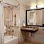 DoubleTree by Hilton Hotel Cleveland Downtown - Lakeside