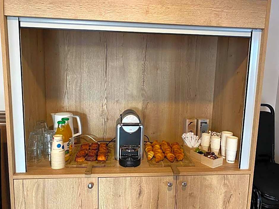 Kyriad Prestige Montpellier Ouest - Croix D'argent